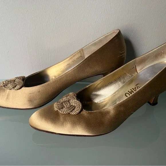 Salvatore Ferragamo Gold Heels with Intricate Design - Picture 2 of 12